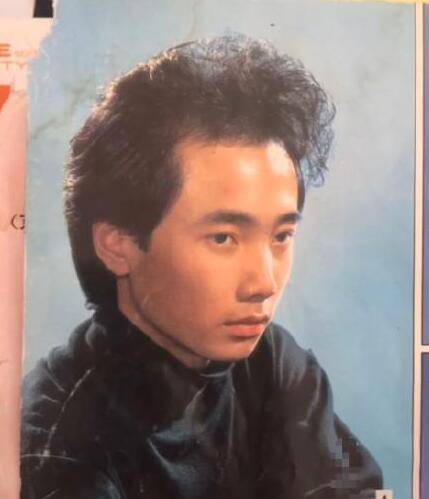 这是“猪哥哥”吗？徐峥曾当发型模特 留着非常时髦的“空气刘海”