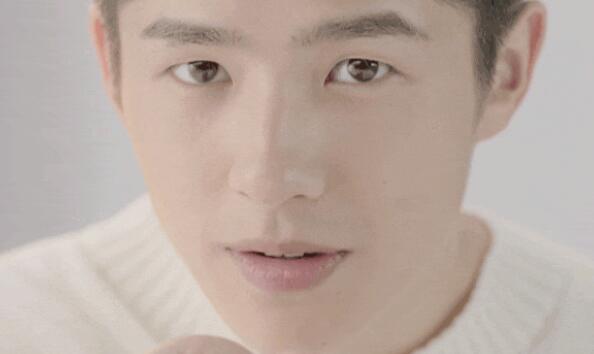 “花样大叔”雷佳音刘昊然造型撞衫 谁丑谁尴尬！