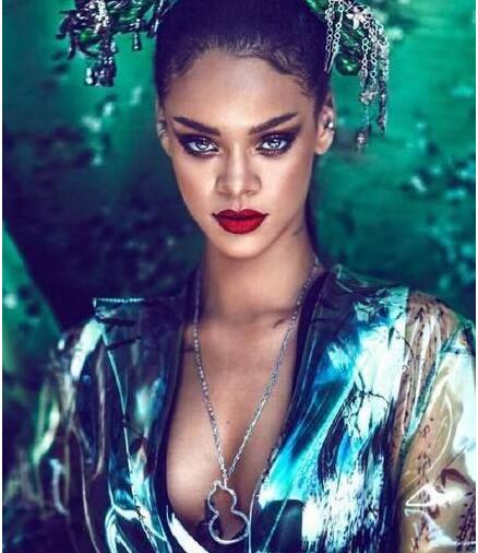 一首《凉凉》送给你！蕾哈娜被曝分手 怒甩阿拉伯富商男友