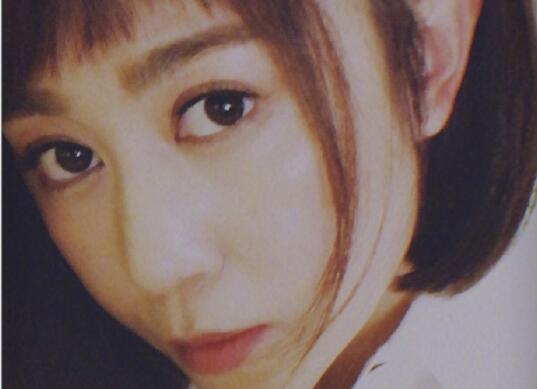 马丽婚后首晒长发照 甜蜜感溢于言表 