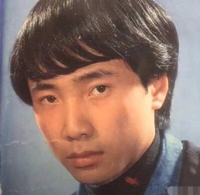 洗剪吹鼻祖！徐峥曾当发型模特 网友：我以为是汪涵