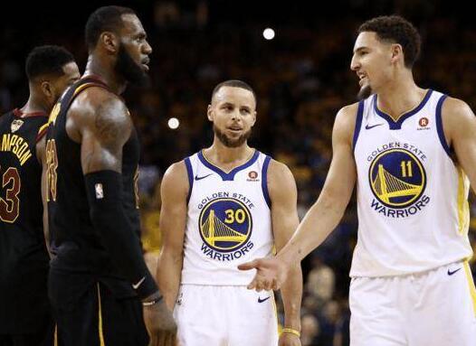 燃爆全场!詹姆斯自抛自扣 