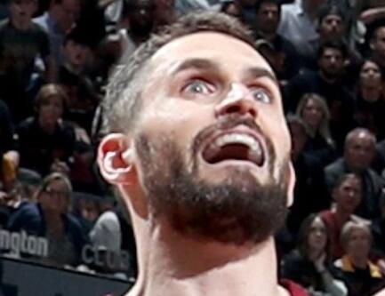 燃爆全场!詹姆斯自抛自扣 