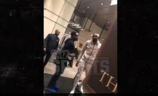 不怕挨K吗？球迷挑衅杜兰特 极端者朝杜兰特大喊“你烂透了！