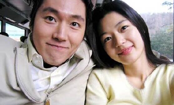 最美辣妈！36岁全智贤生二胎后首亮相 腰部与下身稍显臃肿