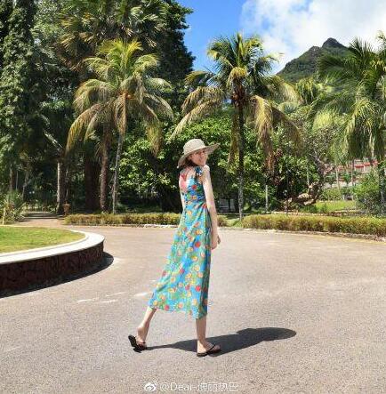 夏日香气！橘子女孩迪丽热巴 胖迪用显瘦长裙隐藏吃货属性