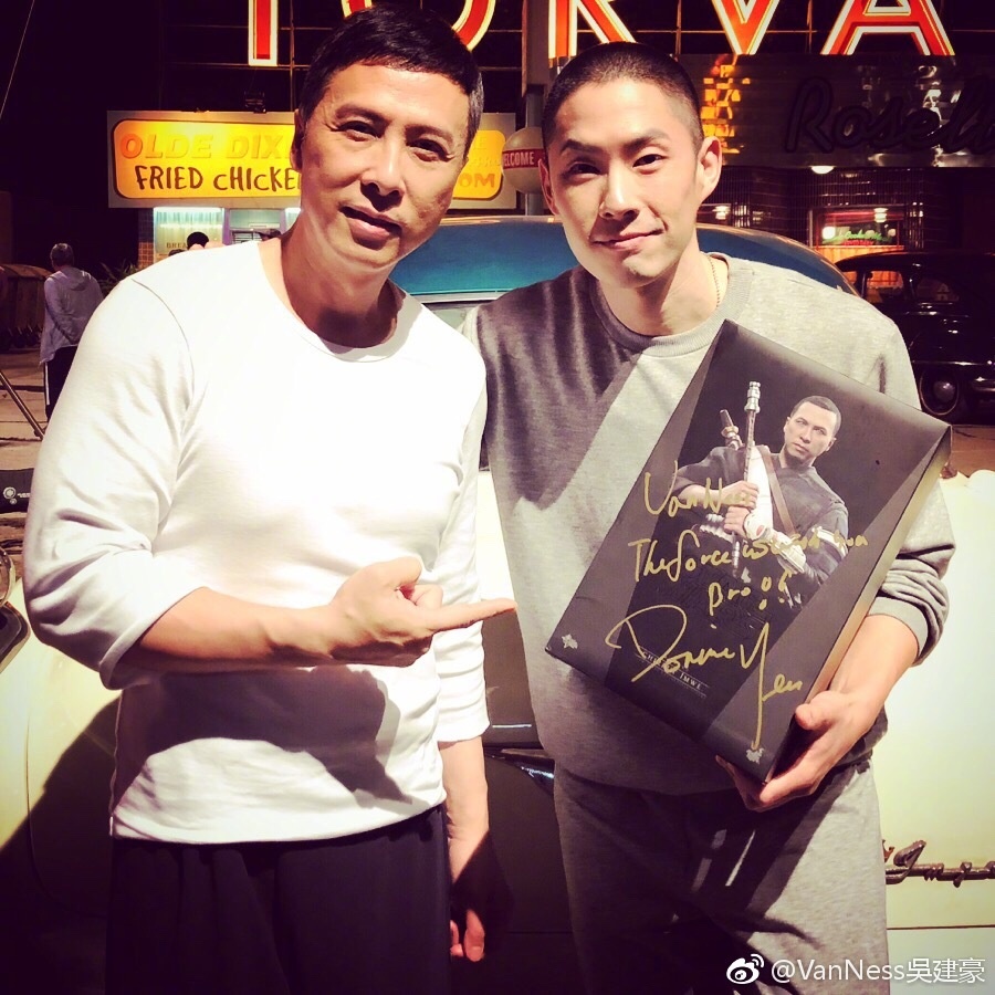 叶问4开拍？吴建豪甄子丹合影 网友你是去剧组追星的吧？