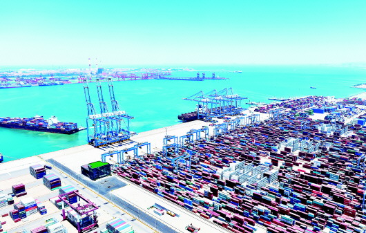 青岛港从胶州湾“搬”向世界 友好港已达22个