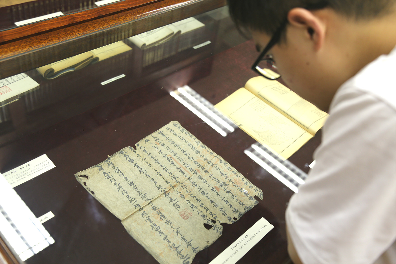 山东省图书馆搞了件大事情！大量珍贵古籍展出