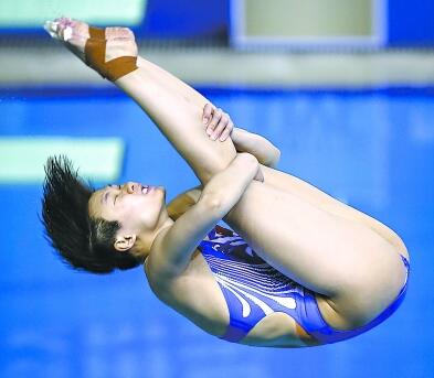 2018年跳水世界杯:施廷懋三米板夺冠 梦之队包揽当日冠军