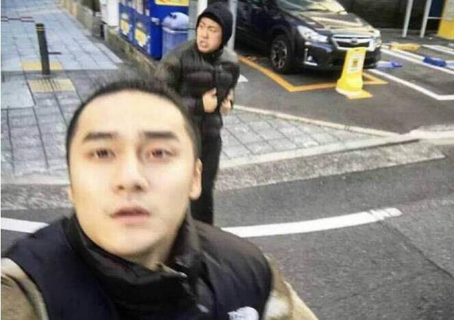 有点飘了?蒋劲夫回应出柜传闻 蒋劲夫暂停工作日本留学