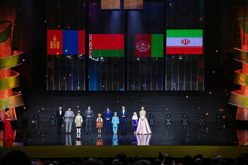 首届上合组织国家电影节在青岛开幕