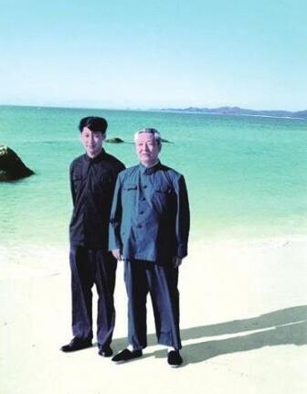 致父亲——习近平与父亲的家国情