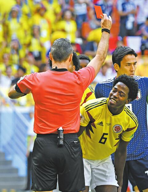 大冷门!哥伦比亚红牌 开场2分56秒世界杯首张