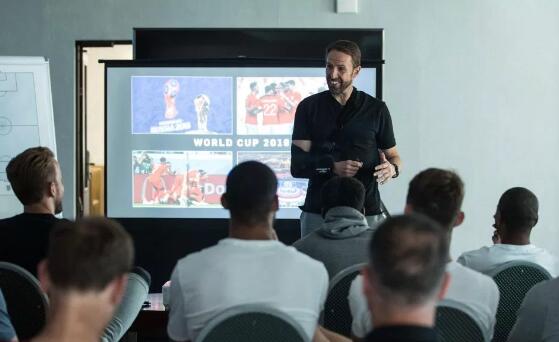 哀兵必胜?英主帅跑步致肩膀脱臼 再也不能疯狂的庆祝进球了