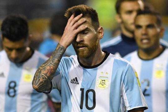出线岌岌可危!阿根廷惨败 梅西与C罗的球王之争彻底宣告结束