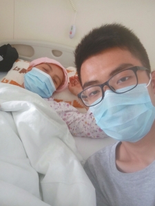 大学生休学照顾母亲 “学可以再上，妈妈只有一个”