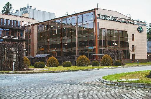 大本营不奢华、太太团不抢镜、球迷尚未闹事 英格兰让全世界“失望”了