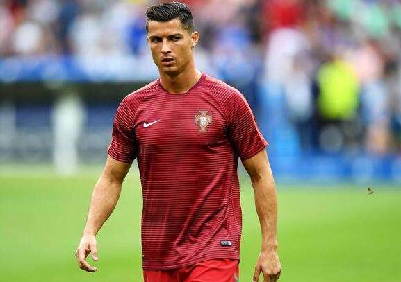 马后炮?伊朗球迷道歉C罗 葡萄牙1-1伊朗C罗失点球 1/8决赛对阵乌拉圭