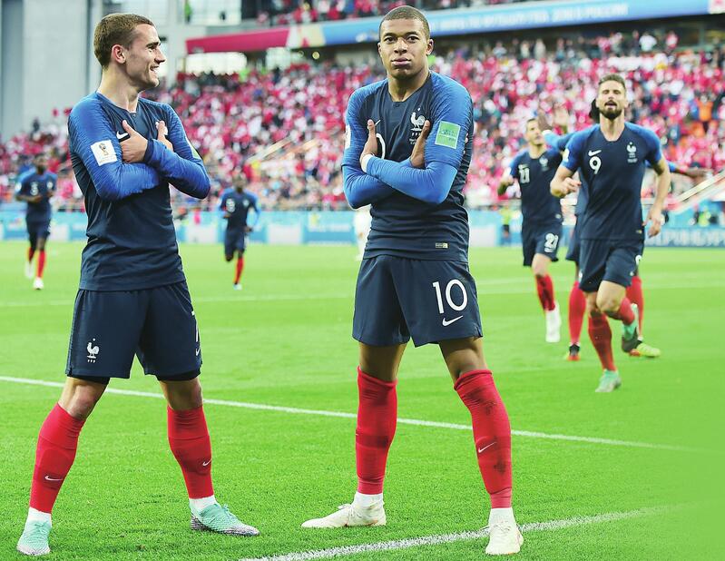 法国队亟待激发攻击属性 淘汰赛看“火枪手”