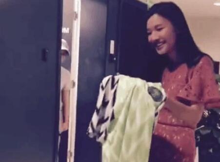 用心良苦!苏醒送刘语熙球衣