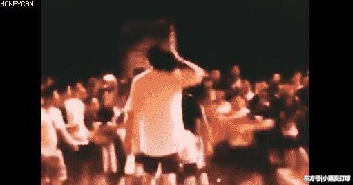 汤普森中国行起冲突 原因是球员防守动作过大 差点导致朋友受伤