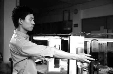 小黑盒3秒打开智能锁