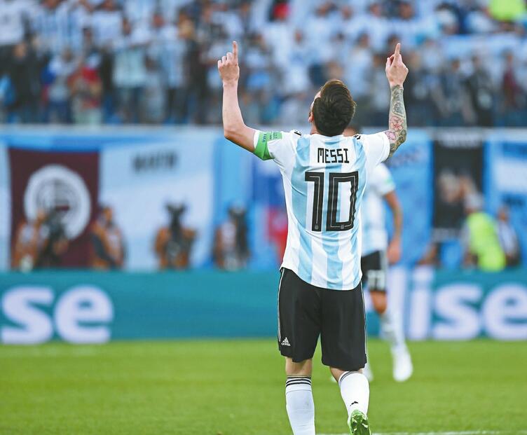 刚下地狱又上天堂 其实站在地面上的才是真实的梅西