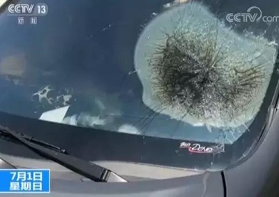 太可怕了！矿泉水致车内起火 原因是什么？这些东西千万别留在车里