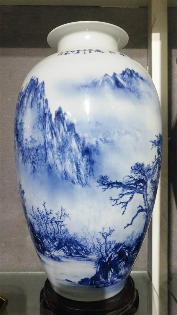 景德镇陶瓷艺术8月又将重拳出击 30多位陶瓷艺术大腕再临艺博会