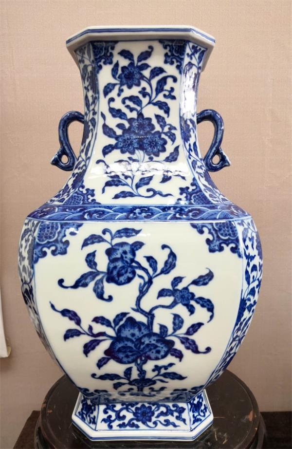 景德镇陶瓷艺术8月又将重拳出击 30多位陶瓷艺术大腕再临艺博会