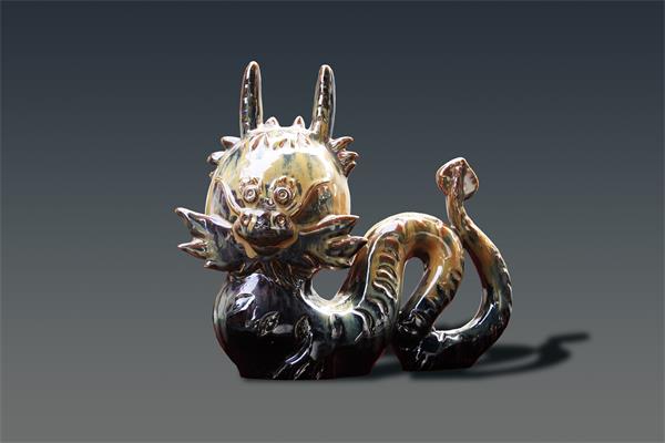 陈仲琛：在火与土的艺术里不羁行走