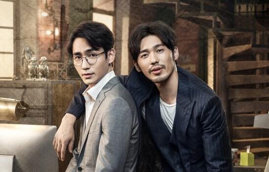 赵又廷芒果挡脸和粉丝打招呼:大家好我是白宇 大玩“镇魂女孩”梗