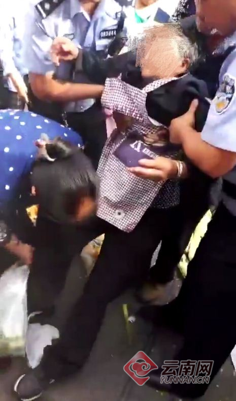 六旬老人卖菜收到假币被气晕 网友自发募捐35