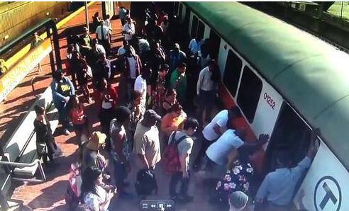 美国救护车有多贵? 女子重伤哭求别叫救护车