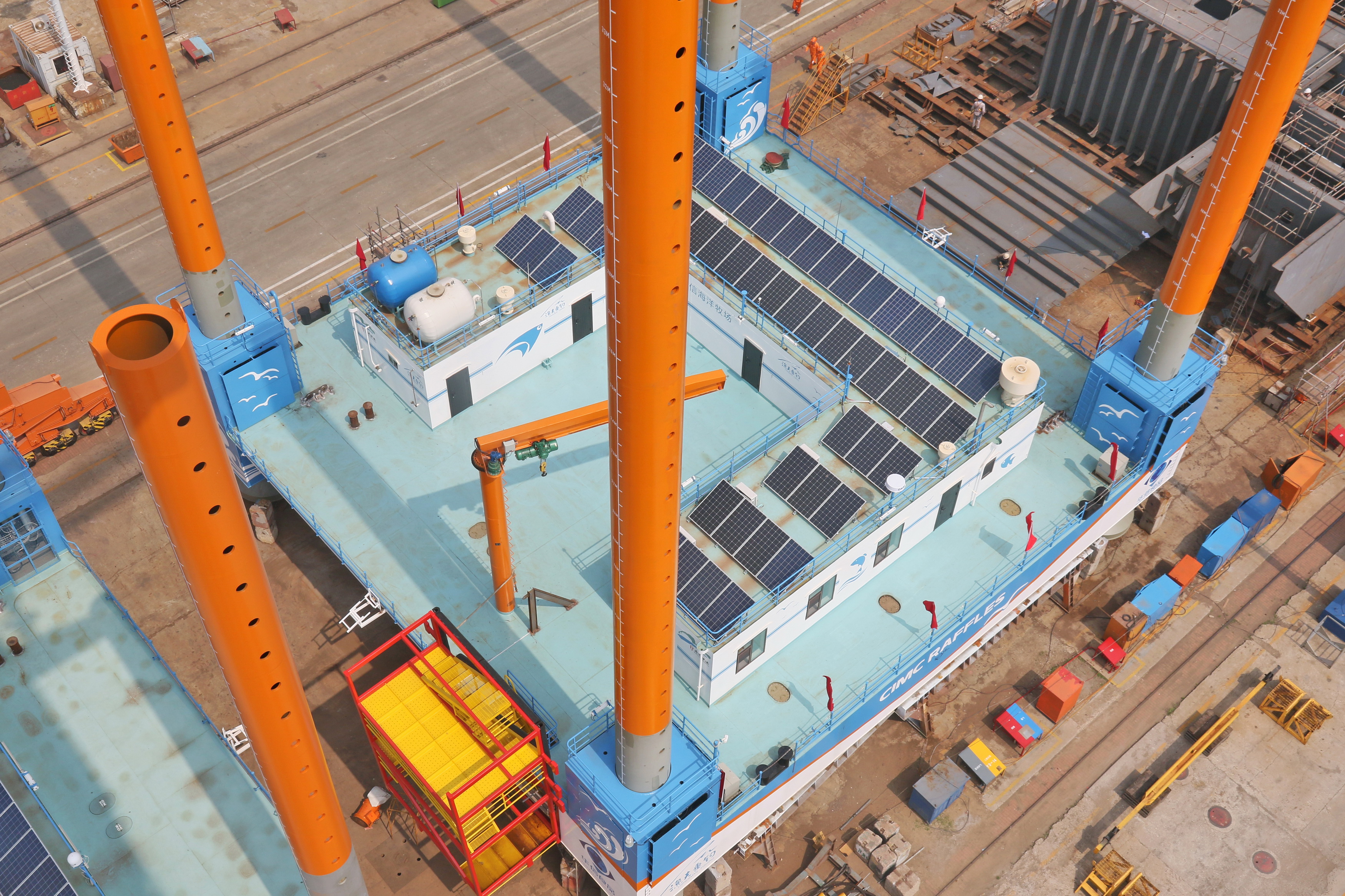 三座自升式海洋牧场平台在山东烟台交付