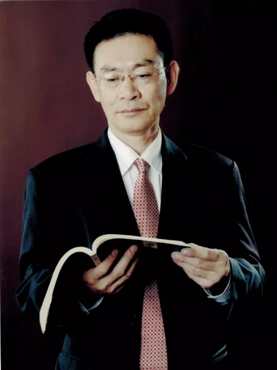 中国国家画院美术中心旅欧画家王枕美再度牵手艺博会