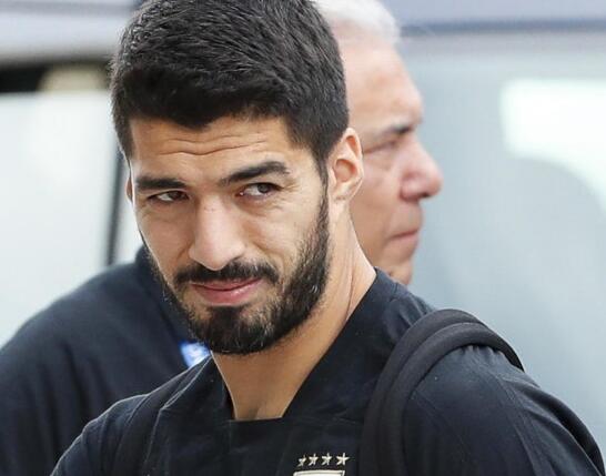 俄罗斯梦碎!乌拉圭队启程回国 在这片赛场上他们笑过、哭过、走过