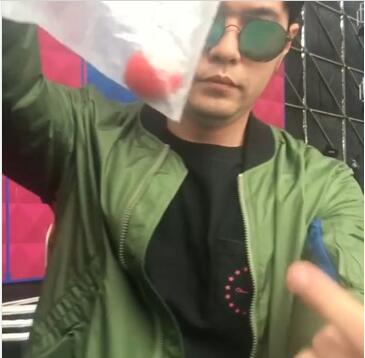 中了油腻中年的毒？周杰伦双下巴成亮点 甩不掉偶像包袱