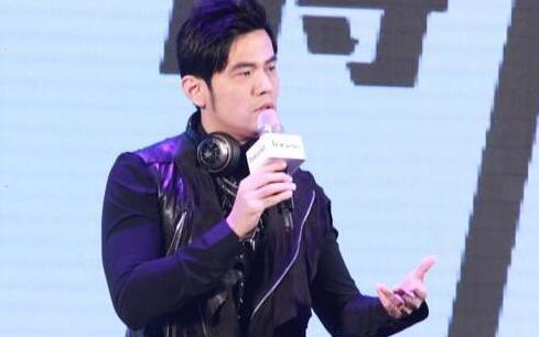 中了油腻中年的毒？周杰伦双下巴成亮点 甩不掉偶像包袱