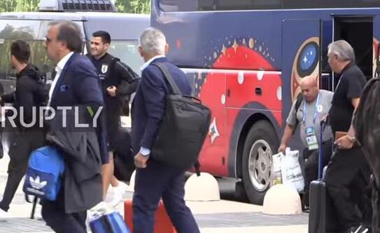 梦碎俄罗斯!乌拉圭队启程回国 法国队成此届世界杯夺冠大热门