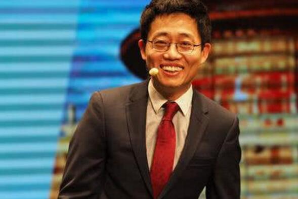 博眼球无下限?黄西建议解散国足 这热点蹭得脸都不要了