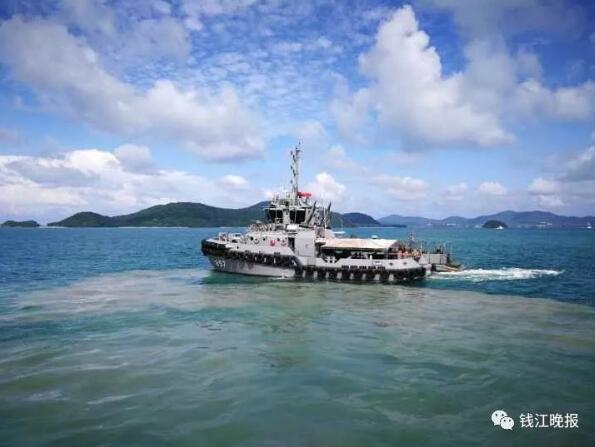 相拥而泣!首批幸存者回国:第一名幸存者是未成年的孩子