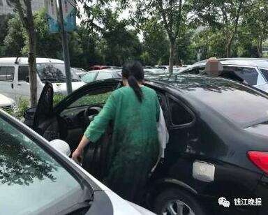 相拥而泣!首批幸存者回国:第一名幸存者是未成年的孩子