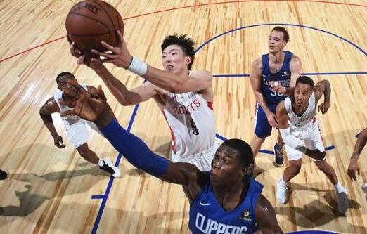 全能大魔王!周琦12分8篮板 