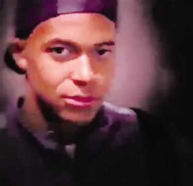 我俩像吗? 小托马斯晒姆巴佩同款发型 