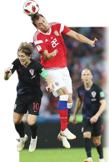 俄罗斯世界：”高中锋实现逆袭 三后卫体系引领足坛潮流