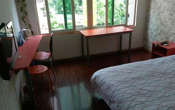 姑娘脏到酒店报警 姑娘在酒店长住2月房间脏到逼酒店商家报警