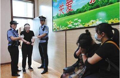 借三千还一万七！盗养母7万还贷 女大学生陷校园贷于水深火热