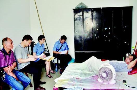 法网恢恢疏而不漏!截瘫男子家中受审 出售公民信息赚20万判刑6年